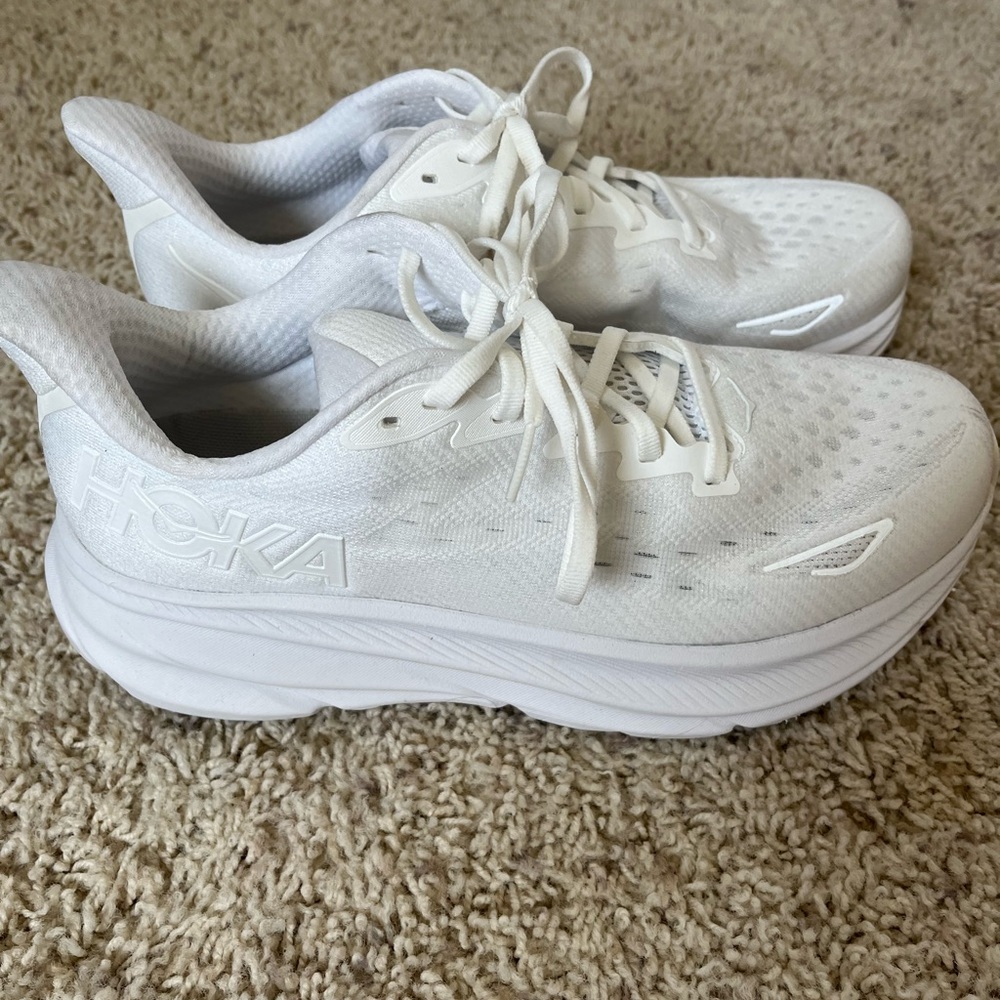 White Hoka Clifton 9